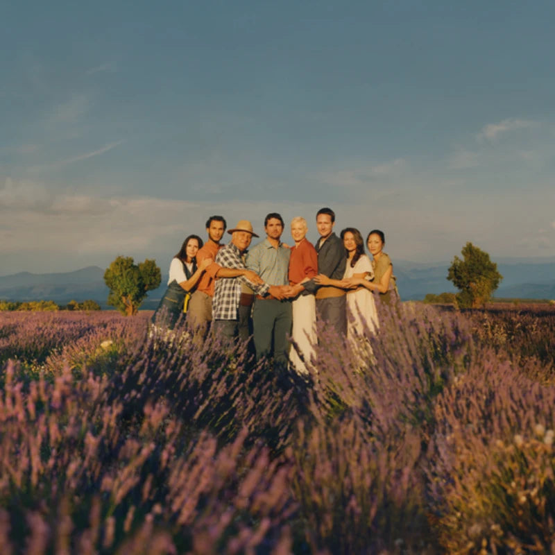Od roku 1976 L'Occitane en Provence vymýšľa, vyrába a predáva produkty krásy, starostlivosti o pleť a blahobyt so zámerom zdieľať zázraky prírody so svetom. Našou ambíciou je nielen udržiavať pôdu, ale aj regenerovať ekosystémy.